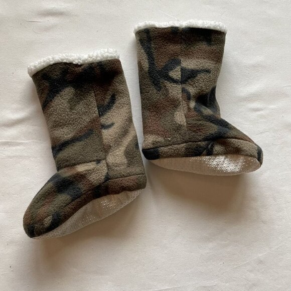 Handmade Camo Fleece Slipper Booties Size 9 - Picture 8 of 8